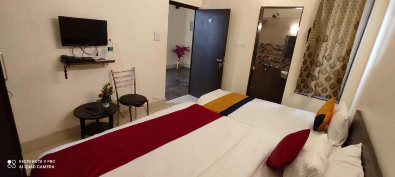 Oyo 16708 Sada Shiv Guest House Варанасі Екстер'єр фото