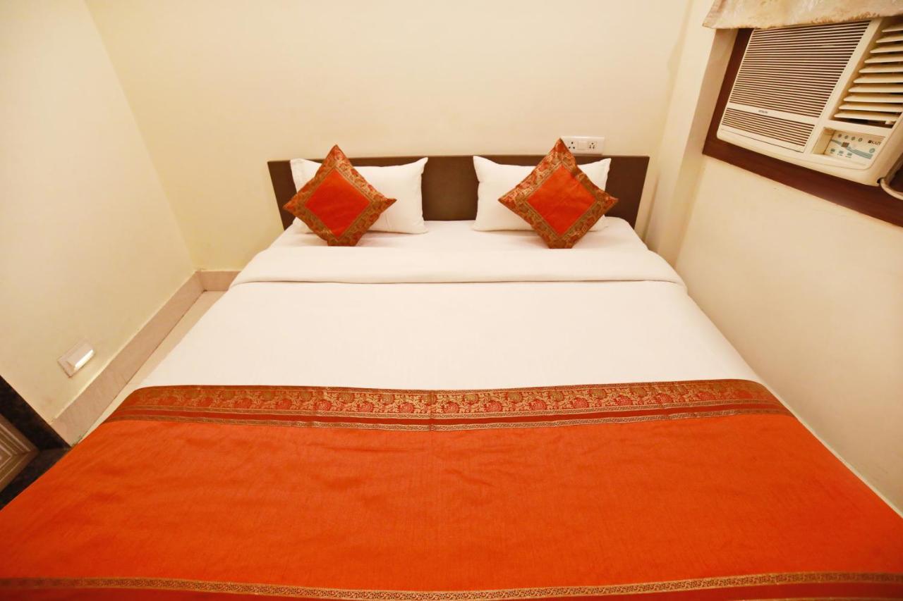 Oyo 16708 Sada Shiv Guest House Варанасі Екстер'єр фото