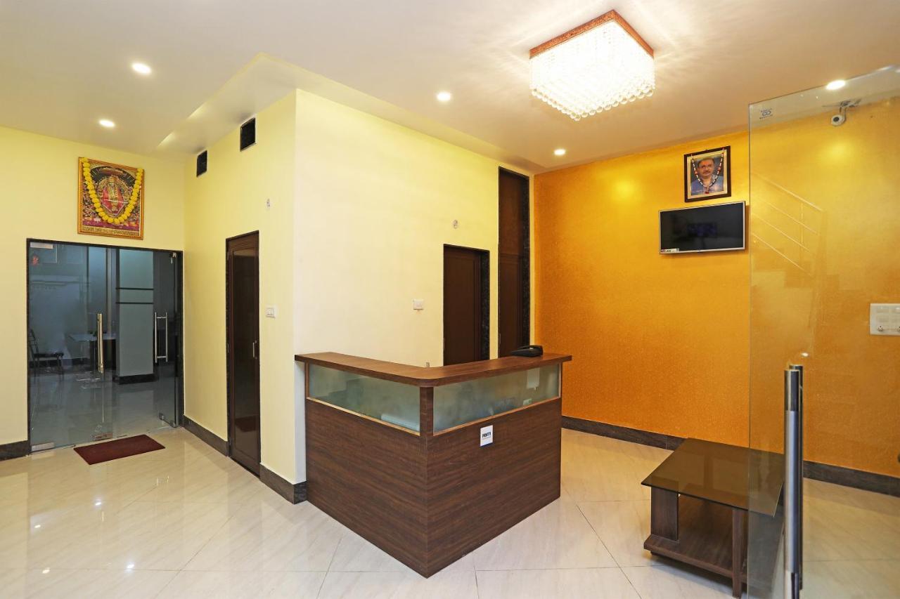 Oyo 16708 Sada Shiv Guest House Варанасі Екстер'єр фото